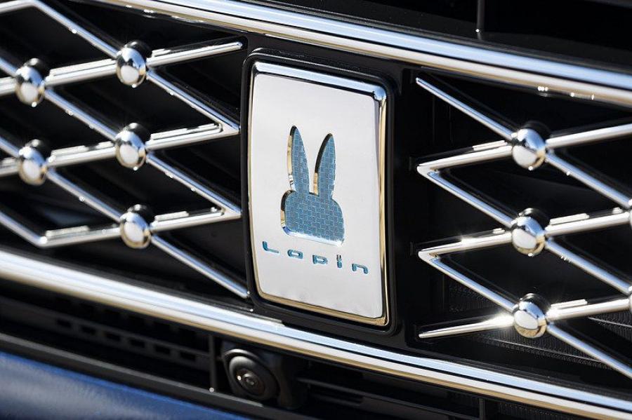 Логотип Suzuki Alto Lapin Mode 2018 года  (фото 6 из 22)